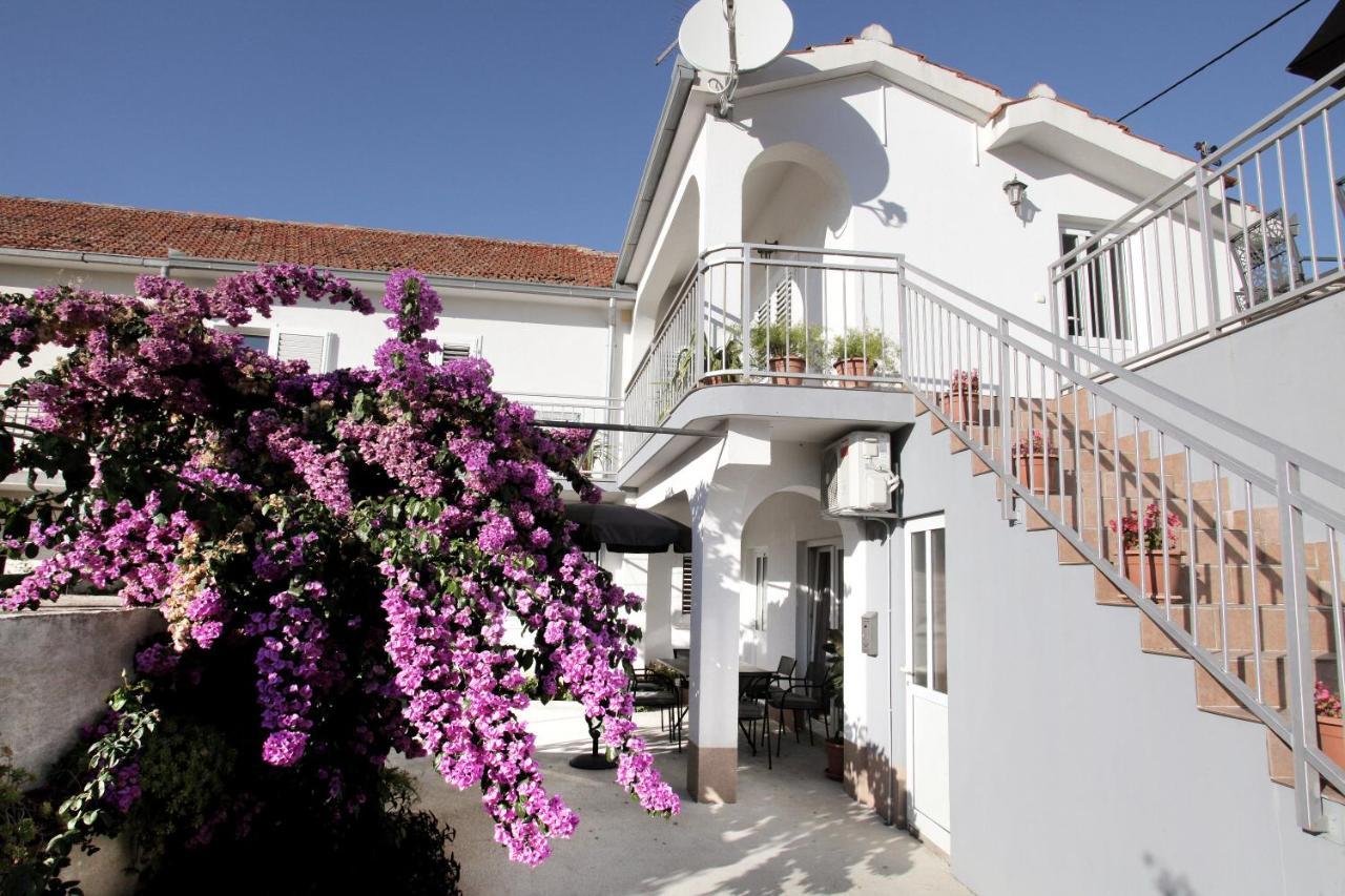 Apartments Vaska Trogir Exteriör bild
